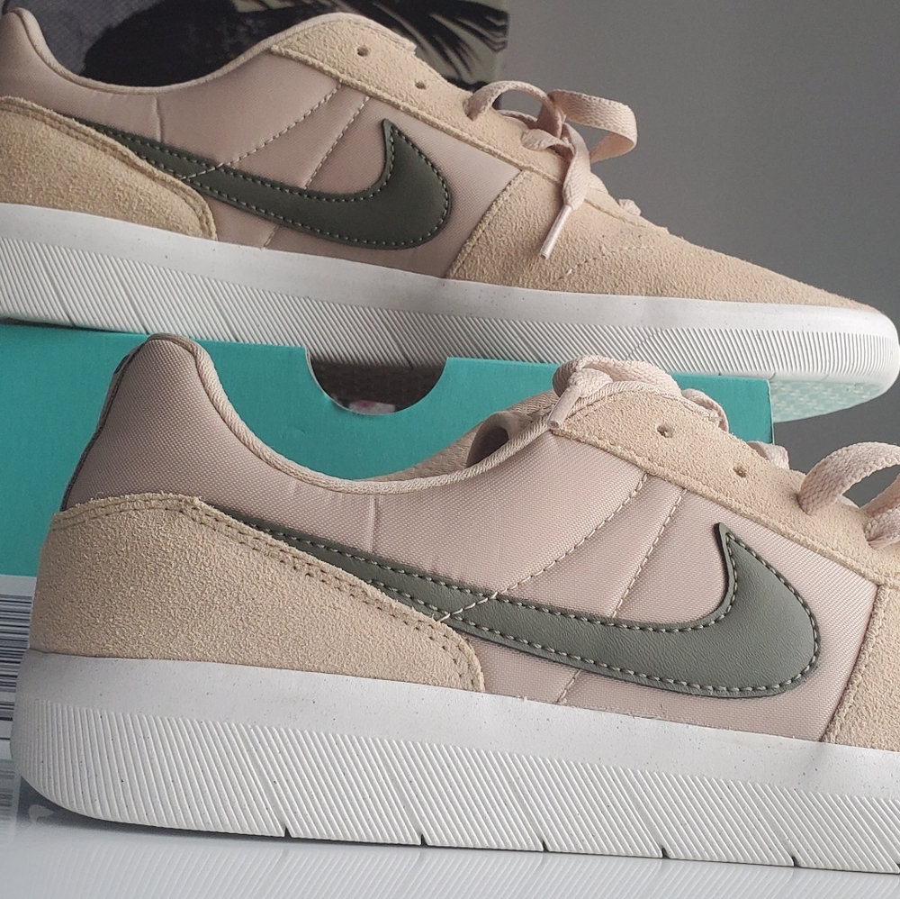Mens Nike SB Team Classic Sneakers Tan Beige Green